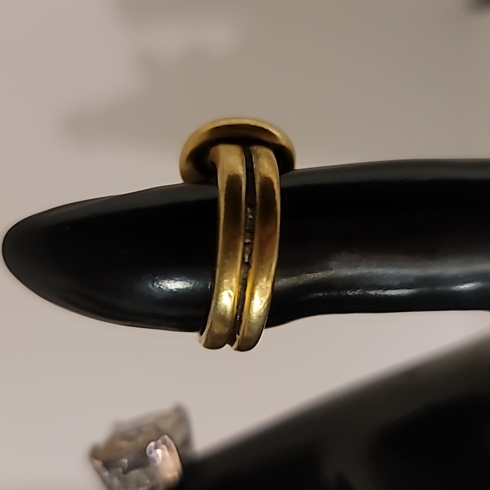 Rings - Picture 3 of 6